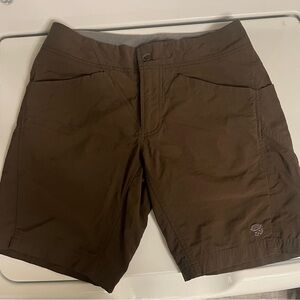 🏔️ Mountain Hardwear Shorts